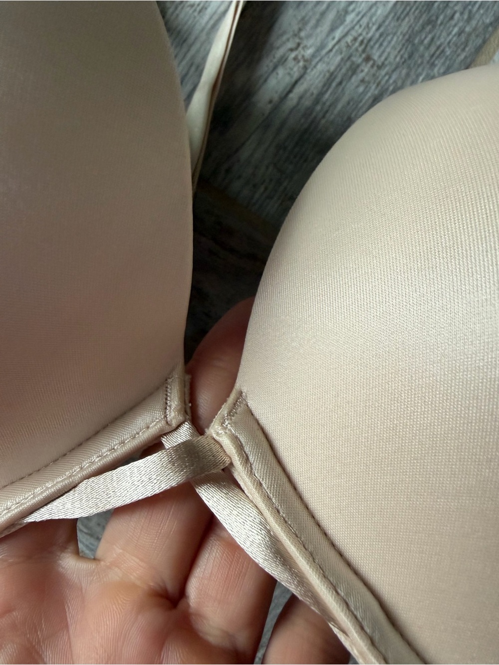 Victoria's Secret bombshell plunge bra 38D - Picture 3 of 6